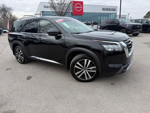 Certified 2025 Nissan Pathfinder Platinum image 49