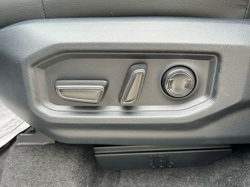 New 2026 Toyota Tundra Limited AWD/4WD image 16