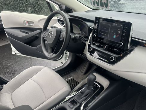 Certified 2021 Toyota Corolla LE FWD image 13
