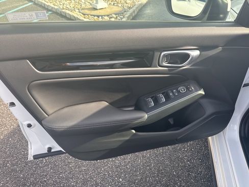 Used 2023 Honda Civic Sport Touring image 7