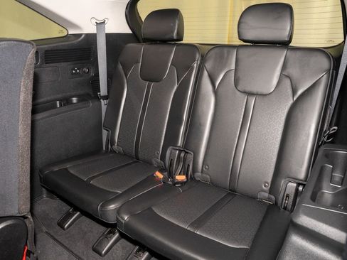 Used 2022 Kia Sorento S w/ Panoramic Sunroof Package image 9