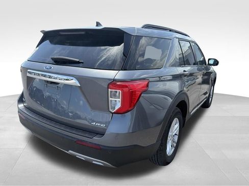 Used 2024 Ford Explorer XLT w/ Equipment Group 202A AWD/4WD image 28