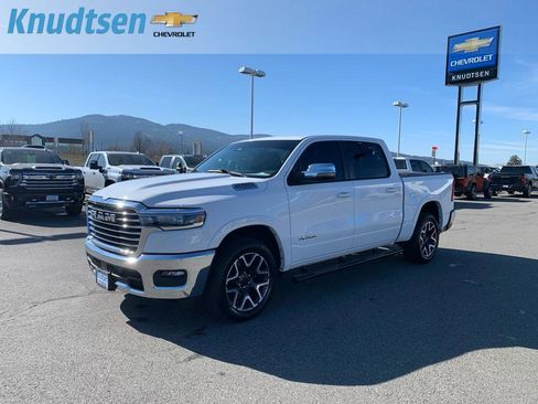 Used 2025 RAM 1500 Laramie image 3