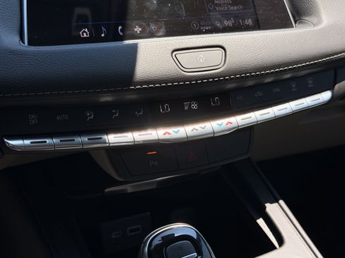 Used 2023 Cadillac XT4 Luxury FWD image 35
