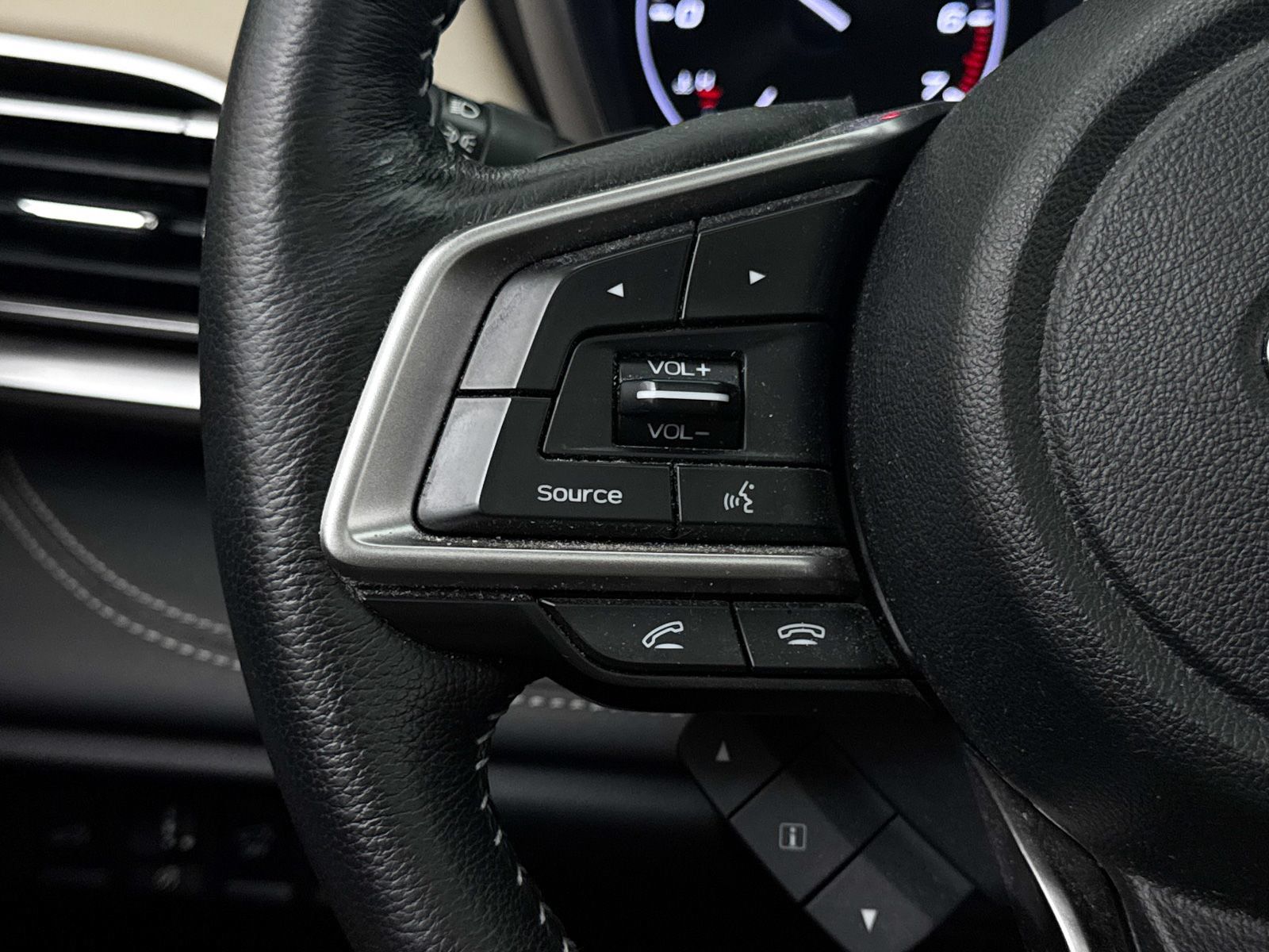 Used 2020 Subaru Outback Limited AWD/4WD image 33
