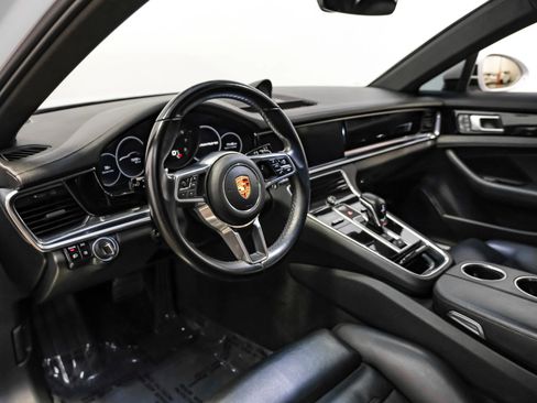 Used 2019 Porsche Panamera image 8