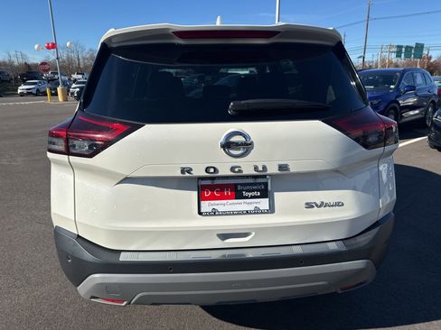 Used 2021 Nissan Rogue SV image 6