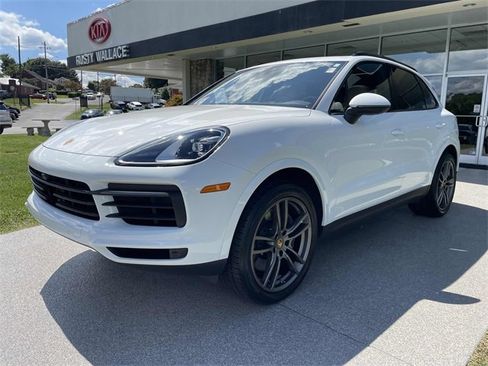 Used 2023 Porsche Cayenne image 5