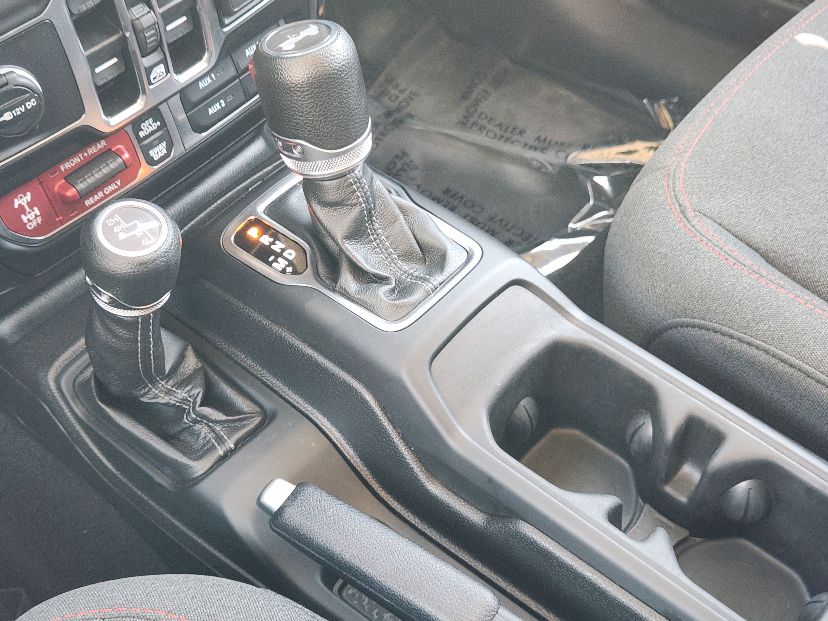 Used 2026 Jeep Wrangler Unlimited Rubicon AWD/4WD image 17