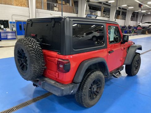 Used 2018 Jeep Wrangler Rubicon AWD/4WD image 7