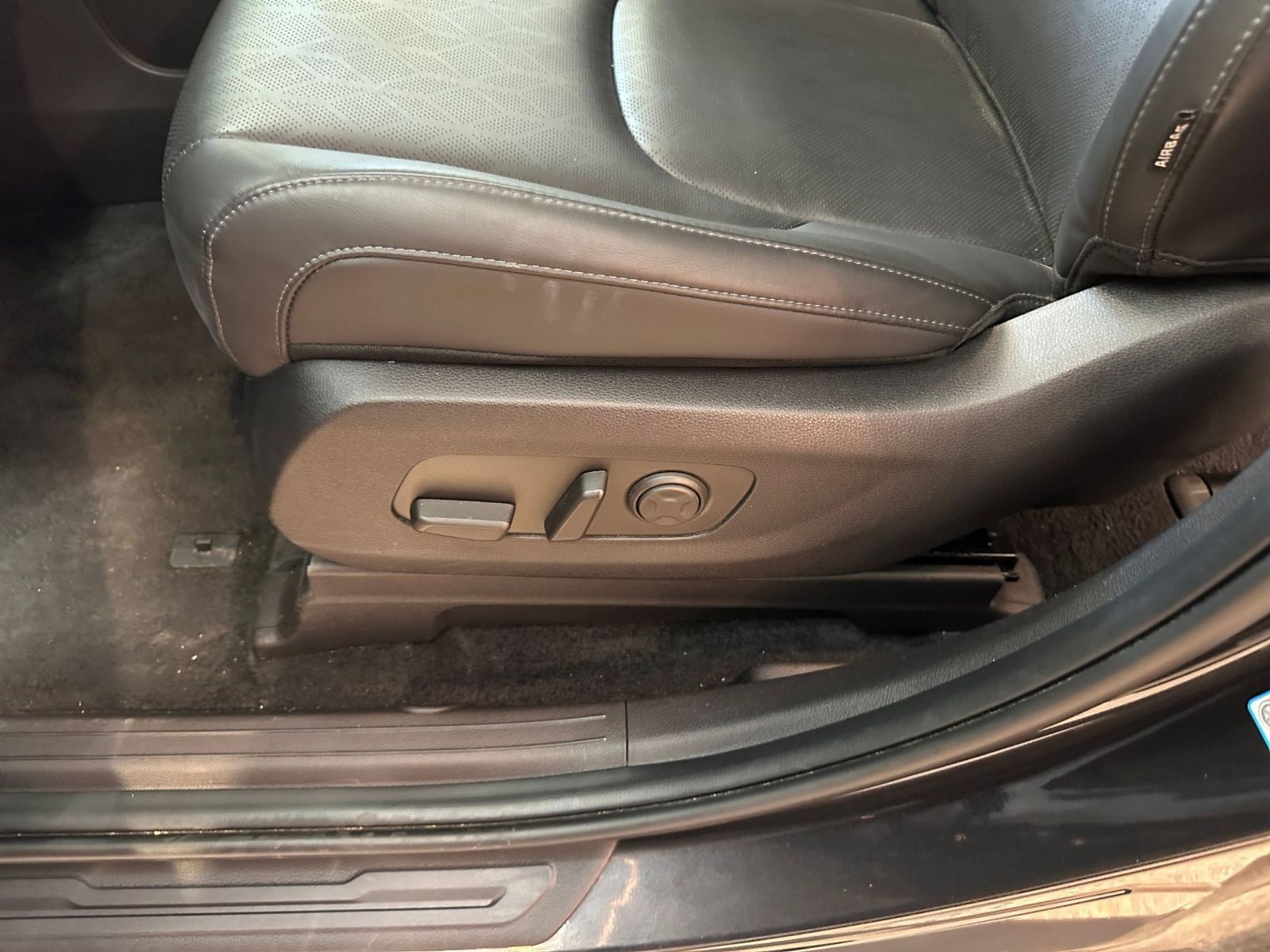 Used 2026 Kia Carnival FWD image 22