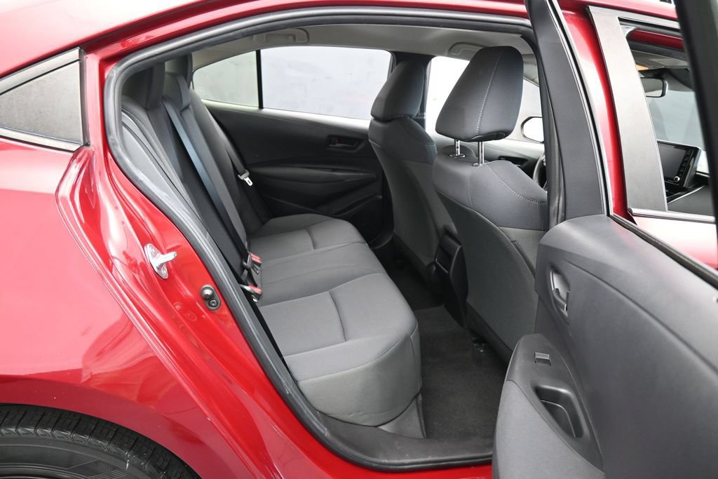 Used 2022 Toyota Corolla LE FWD image 32