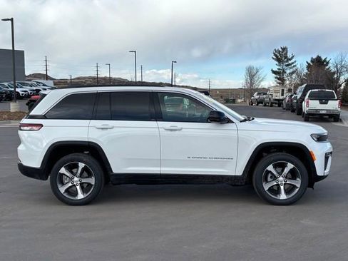 New 2026 Jeep Grand Cherokee Limited w/ Trailer Tow Package AWD/4WD image 6