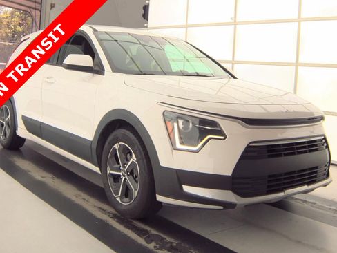 Used 2023 Kia Niro LX FWD image 5