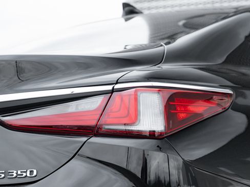 Used 2019 Lexus ES 350 Ultra Luxury image 28