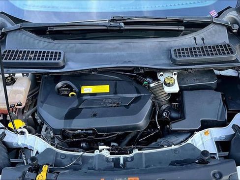 Used 2015 Ford Escape SE image 9