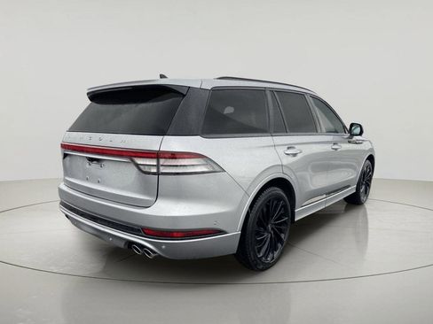 Used 2023 Lincoln Aviator Reserve w/ Equipment Group 201A AWD/4WD image 3
