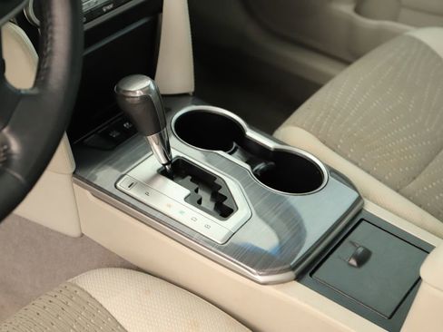 Used 2014 Toyota Camry XLE w/ Moonroof Package image 17