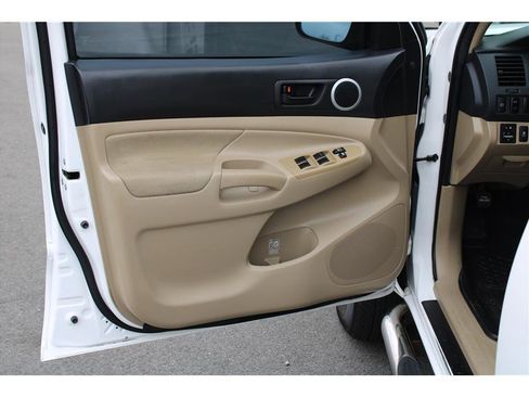 Used 2011 Toyota Tacoma 4x4 Double Cab image 7