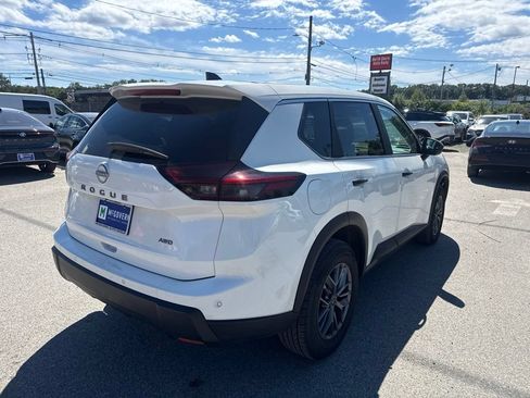 Used 2025 Nissan Rogue S AWD/4WD image 5