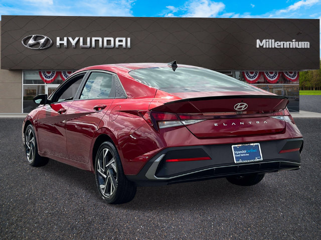Certified 2025 Hyundai Elantra Sport FWD image 7