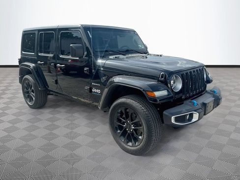 Used 2023 Jeep Wrangler Unlimited Sahara w/ Cold Weather Group AWD/4WD image 4