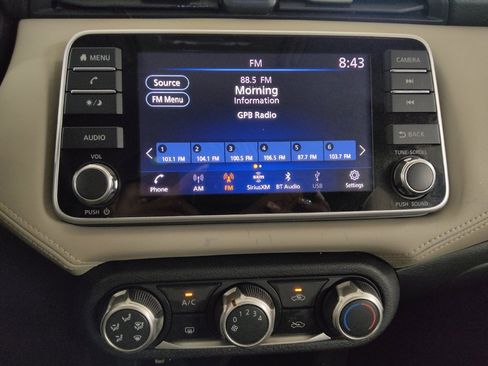 Used 2020 Nissan Versa SV FWD image 25