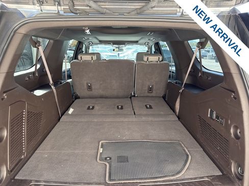 Used 2023 Chevrolet Suburban LT w/ Luxury Package AWD/4WD image 13