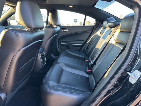 Used 2022 Dodge Charger SXT w/ Leather Interior Group image 12