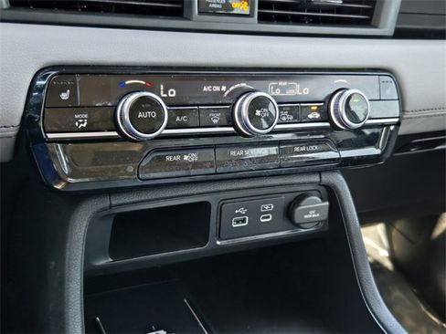 Used 2023 Honda Pilot Touring image 21