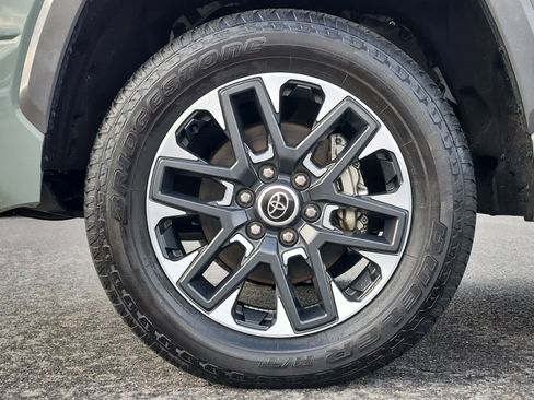 Used 2024 Toyota Tundra Limited image 8