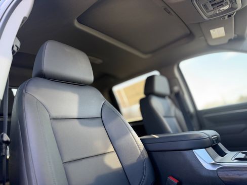 New 2026 GMC Sierra 2500 SLT w/ SLT Premium Package image 12