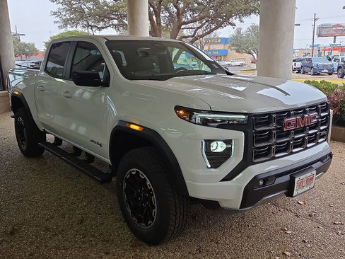 New 2026 GMC Canyon AT4 image 4