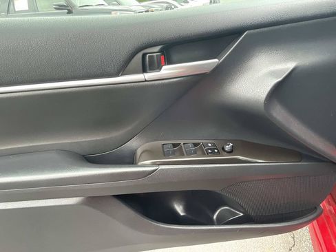 Used 2023 Toyota Camry SE w/ Convenience Package FWD image 18