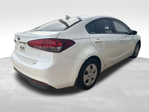 Used 2017 Kia Forte LX w/ LX Popular Package image 9