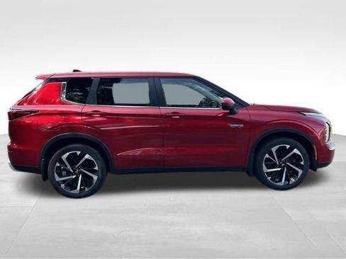 Used 2023 Mitsubishi Outlander 4WD Plug-In Hybrid image 6