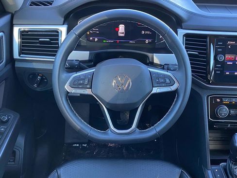 Certified 2023 Volkswagen Atlas SE image 5