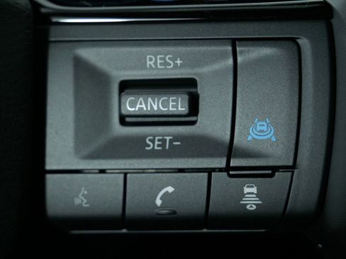 Used 2025 Nissan Rogue Platinum w/ Platinum Premium Package image 21