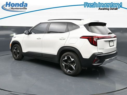 Used 2025 Kia Seltos EX FWD image 7