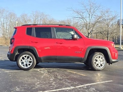 Used 2023 Jeep Renegade Latitude w/ Premium Group image 27