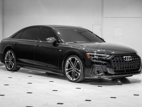 Used 2025 Audi A8 L 3.0T AWD/4WD image 3