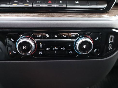 Used 2022 GMC Sierra 1500 Elevation image 23