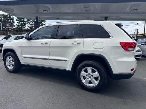 Used 2012 Jeep Grand Cherokee Laredo w/ Laredo E Group image 39