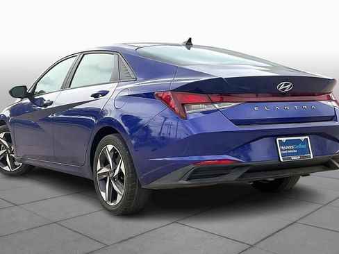 Used 2023 Hyundai Elantra SEL w/ Convenience Package image 9