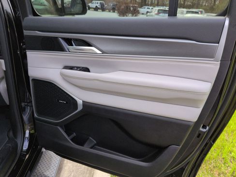 New 2026 Jeep Grand Wagoneer L 2WD image 21