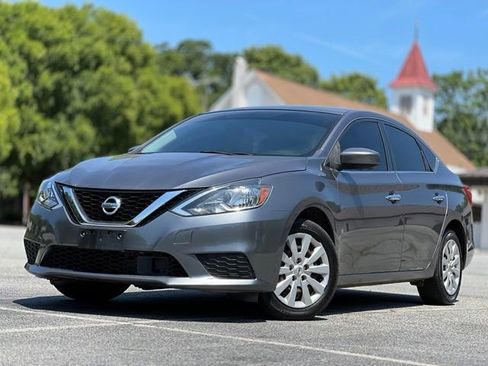 Used 2019 Nissan Sentra S FWD image 1