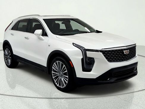 Used 2024 Cadillac XT4 Premium Luxury AWD/4WD image 7