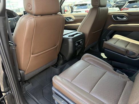 Used 2023 Chevrolet Tahoe High Country w/ Premium Package 2 AWD/4WD image 15
