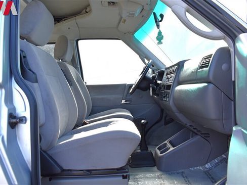 Used 2002 Volkswagen Eurovan MV FWD image 26