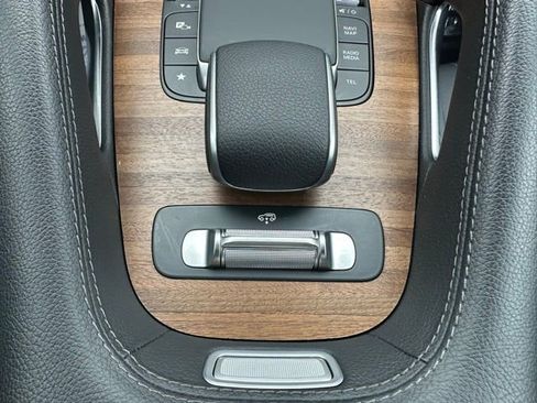 Certified 2024 Mercedes-Benz GLS 450 4MATIC image 44